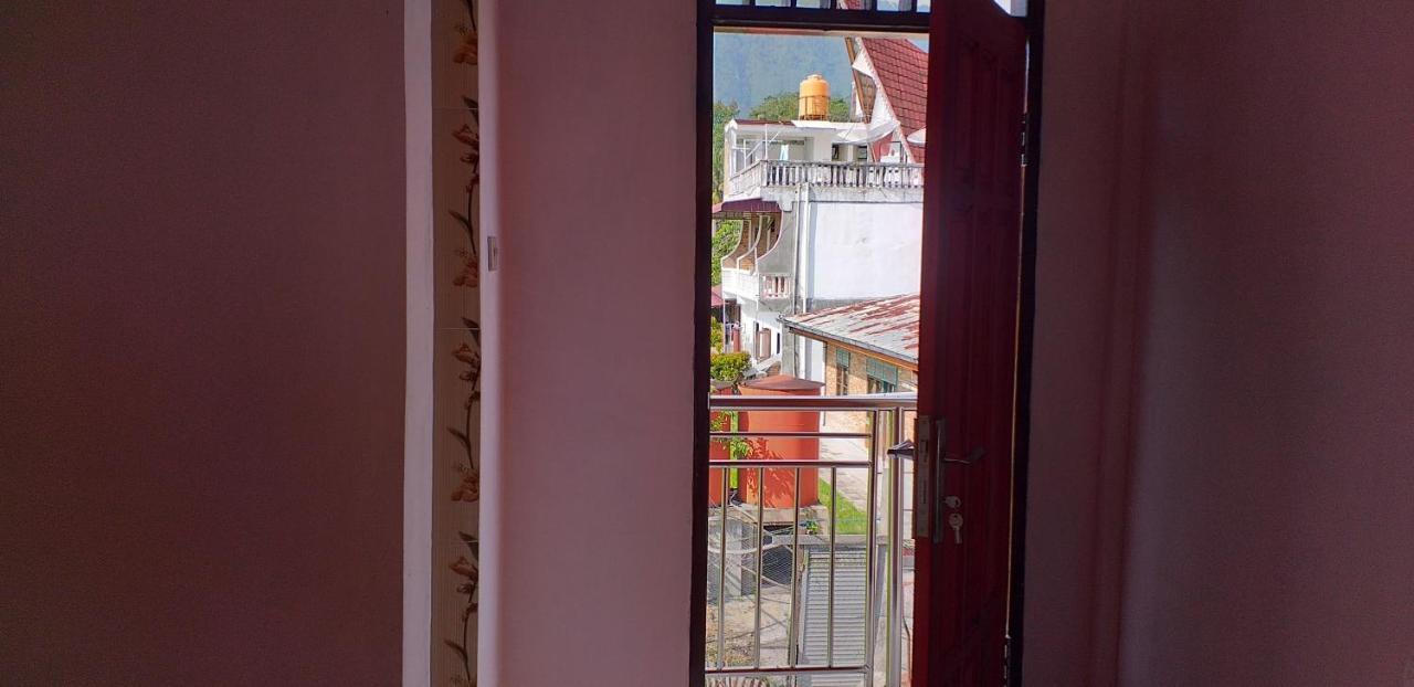 Hotel Toba Boi Tuk Tuk Esterno foto
