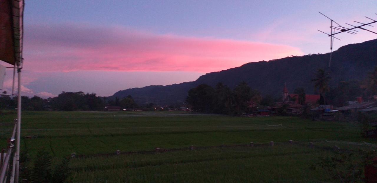 Hotel Toba Boi Tuk Tuk Esterno foto